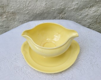 Lu-Ray Pastels Yellow Gravy Boat, TS & T, Taylor Smith and Taylor, USA, Vintage Serving Dish