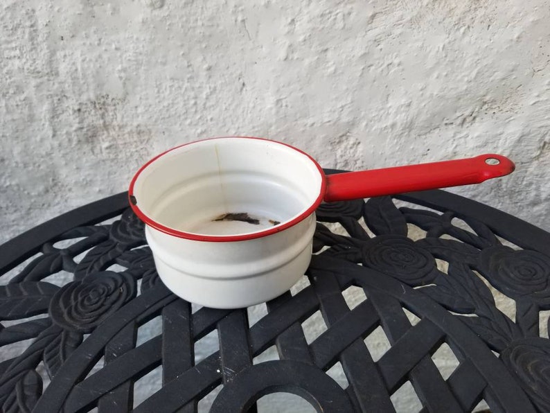 Vintage Red Small Enamel Bowl CHOICE OF: Enamel Saucepan Pot /& Black Enamelware or Small Enamel Ware Flat Frying PanSaucepan White