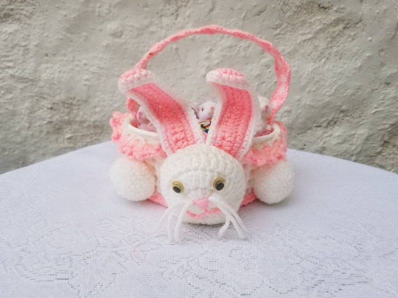 1 Pink Crochet Egg 2 Plastic Easter Eggs Vintage White and Pink Crochet Easter Bunny Basket with 3 Felt Easter Bunny Rabbit Picks Grass