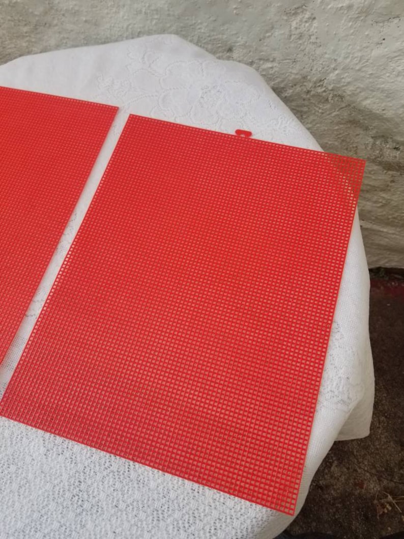 Mesh Plastic Canvas for Needlepoint Supplies Round - Etsy Denmark