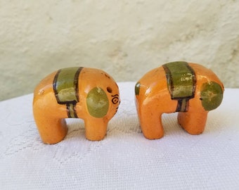 Mexican Pottery, Clay Elephant Salt and Pepper Shakers, Vintage Animal Shaker Set, Hand-painted, Kitchen Collectibles