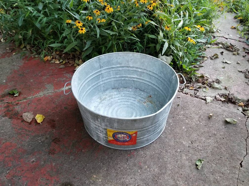 Galvanized Tub Round Metal Wash Tub Laundry Washtub Mop Bucket Water Trough Barn Animal Feeder Industrial Country Farmhouse Planter