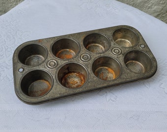 Vintage Cupcake Muffin Pan, Tin Metal, 8 Hole