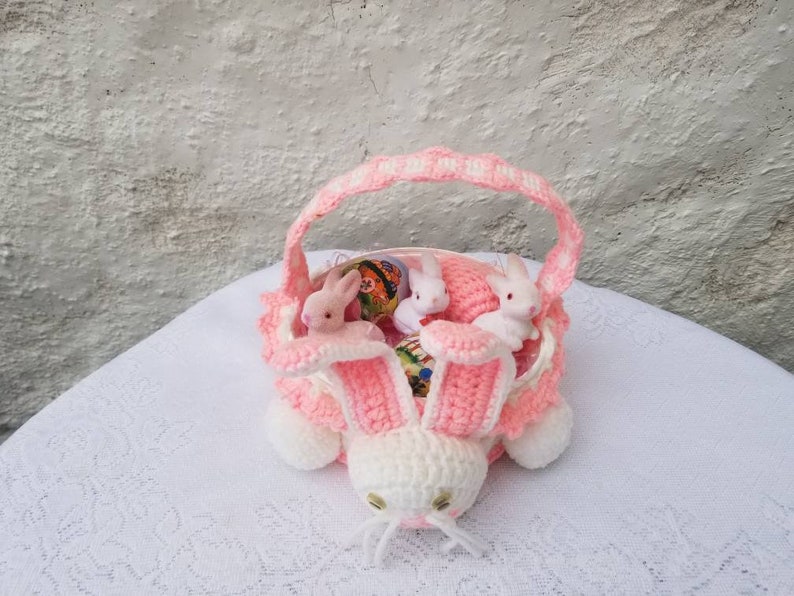1 Pink Crochet Egg 2 Plastic Easter Eggs Vintage White and Pink Crochet Easter Bunny Basket with 3 Felt Easter Bunny Rabbit Picks Grass