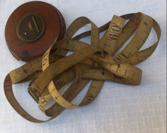 French Vintage measure, measuring tape, leather and brass tape measure, wind up tape measure, carpenters tape, metric tape measure, 10 metre