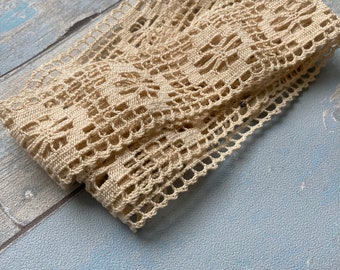 Vintage french lace trim, French lace, fine écru lace, sewing supplies, 1m30 x 4cm wide approximately.