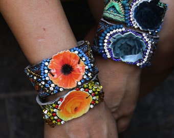 Verklaring Boho manchet, oranje bloemen armband, koraal en turkoois, bloem manchet armband, Boheemse luxe, Boho Glam sieraden, hippie chic