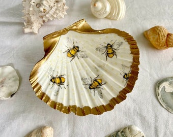 NEW Decoupaged Scallop Shell, Flying Bumble Bees, Trinket Dish, Decorative Art Shells, Jewellery Dishes, Mother’s Day / Birthday Gifts