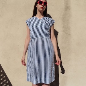 1970s Striped Dress Blue White Diagonal Vertical Stripe Handmade Crossover Side Slit Pockets Nautical Minidress size Medium - 41&quot; chest