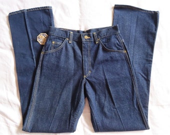 1970s Dark Denim Jeans NOS Deadstock Lee Straight Pleated Leg High Waisted Slim Fit size 28" waist / 37" hip / 11" rise / 33.5" tall inseam