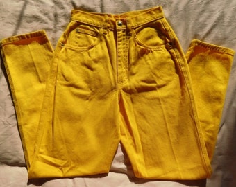 1990s Gitano Jeans Bright Sunshine Yellow Slim Fit Midrise Tapered 100% Cotton Denim size 25" waist / 39" hip / 11.25" rise / 29" inseam