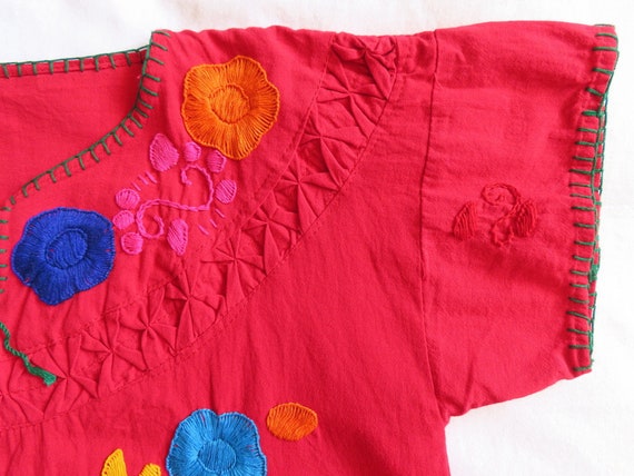 1960s Embroidered Top Red Mexican Smocked Tie Nec… - image 10
