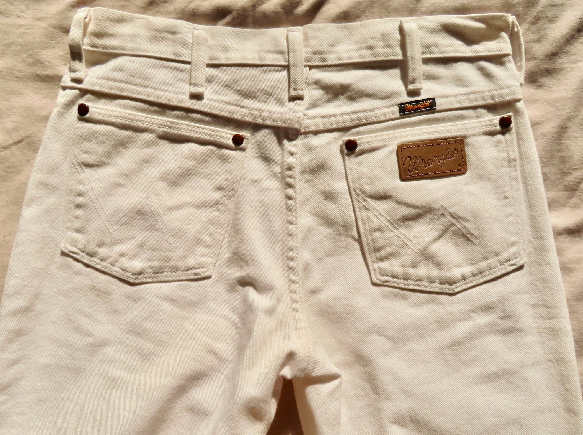 1980s White Jeans Wrangler Straight Leg Cotton Denim Midrise 