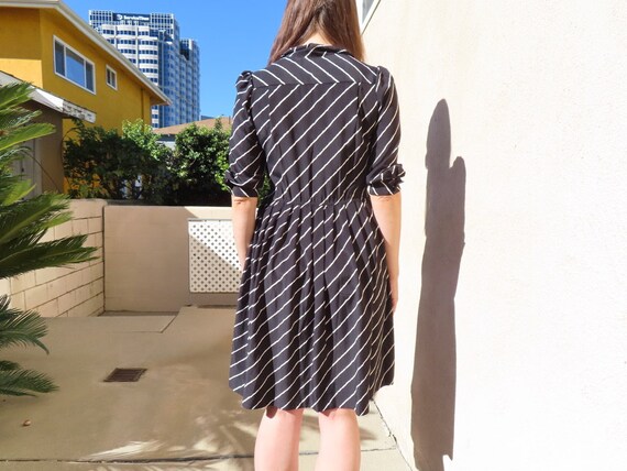 1980s Striped Dress Black White Diagonal Stripe S… - image 7