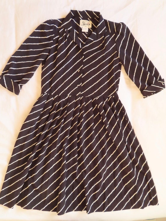 1980s Striped Dress Black White Diagonal Stripe S… - image 8