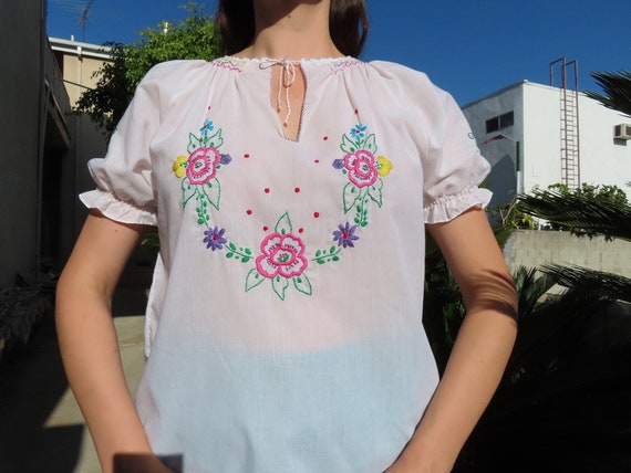 1970s Embroidered Blouse Pink Purple Blue Floral … - image 2