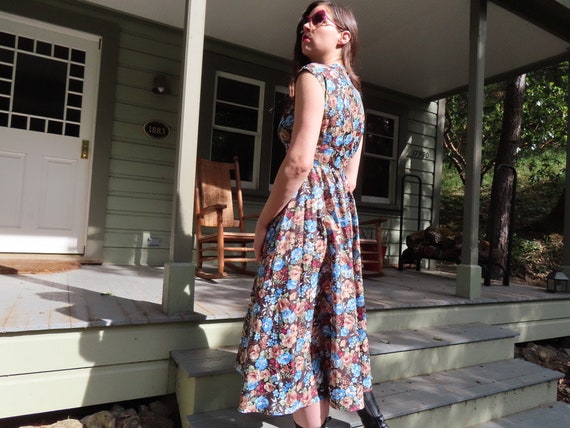 1960s Floral Dress Full Circle Skirt V-Neck Sleev… - image 6