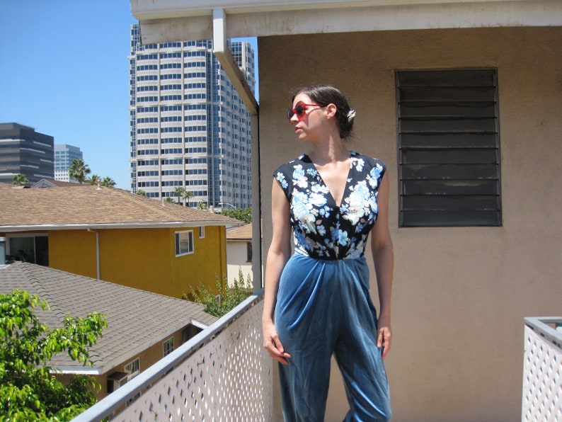 1980s Jumpsuit Black Floral Top Blue Velvet Pants Sleeveless V-Neck size Medium bust 39 waist 28