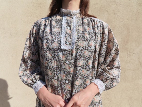 1970s Floral Caftan Crochet Lace Trim High Collar… - image 2