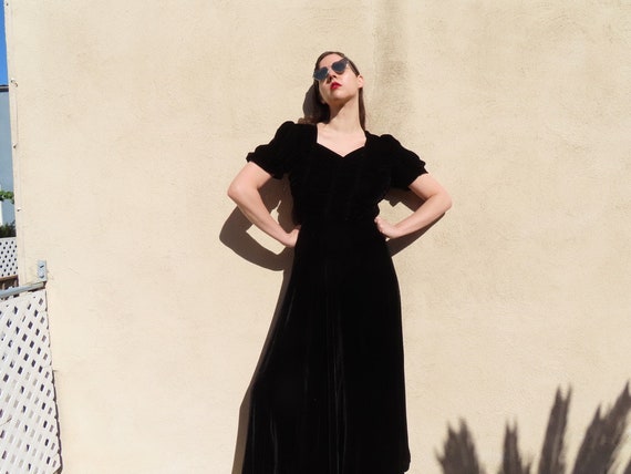 1930s Velvet Dress Black Sweetheart Ruched Bodice… - image 3