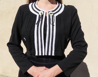Veste française des années 1980 à rayures courtes et noires avec bouton formel Made in France Cardigan taille moyenne/grande - 43" poitrine/17" longueur