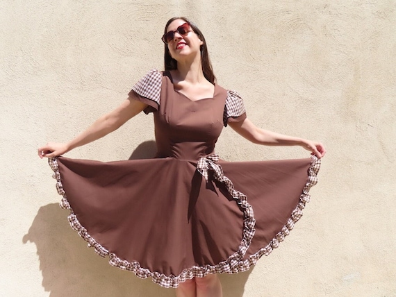 CLEARANCE SALE 1950s Swing Dress Circle Skirt Bro… - image 1