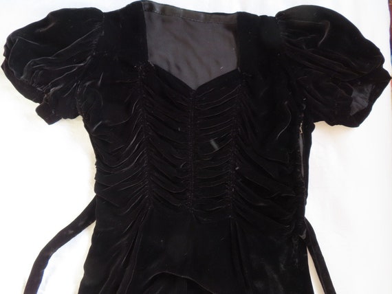 1930s Velvet Dress Black Sweetheart Ruched Bodice… - image 6
