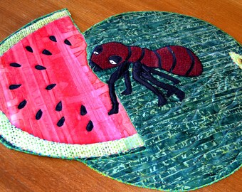 Picnic Crasher Pattern/ Quilted Summer Table Topper/ Easy-to-Follow/ Step-by-Step Instructions/ Included Templates/ Original shaped quilt