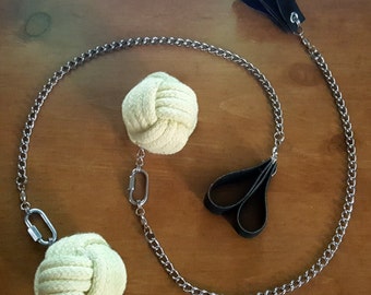 Monkey Fist Fire Poi - XL - Doppelt kugelgelagerte Wirbel, Ledergriffe, & geschweißte Kette - 2er-Set