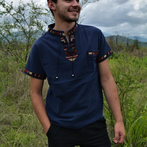 Camisa tradicional guatemalteca, camisa hecha a mano, camiseta de verano para hombre, camisa de algodón, blusa playera con cuello en V y encaje, camisa tribal, camisa unisex