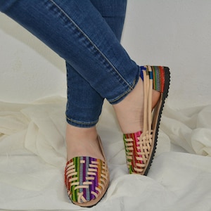 Handmade Leather Huarache Sandals: Authentic Guatemalan Women&#39;s Caites