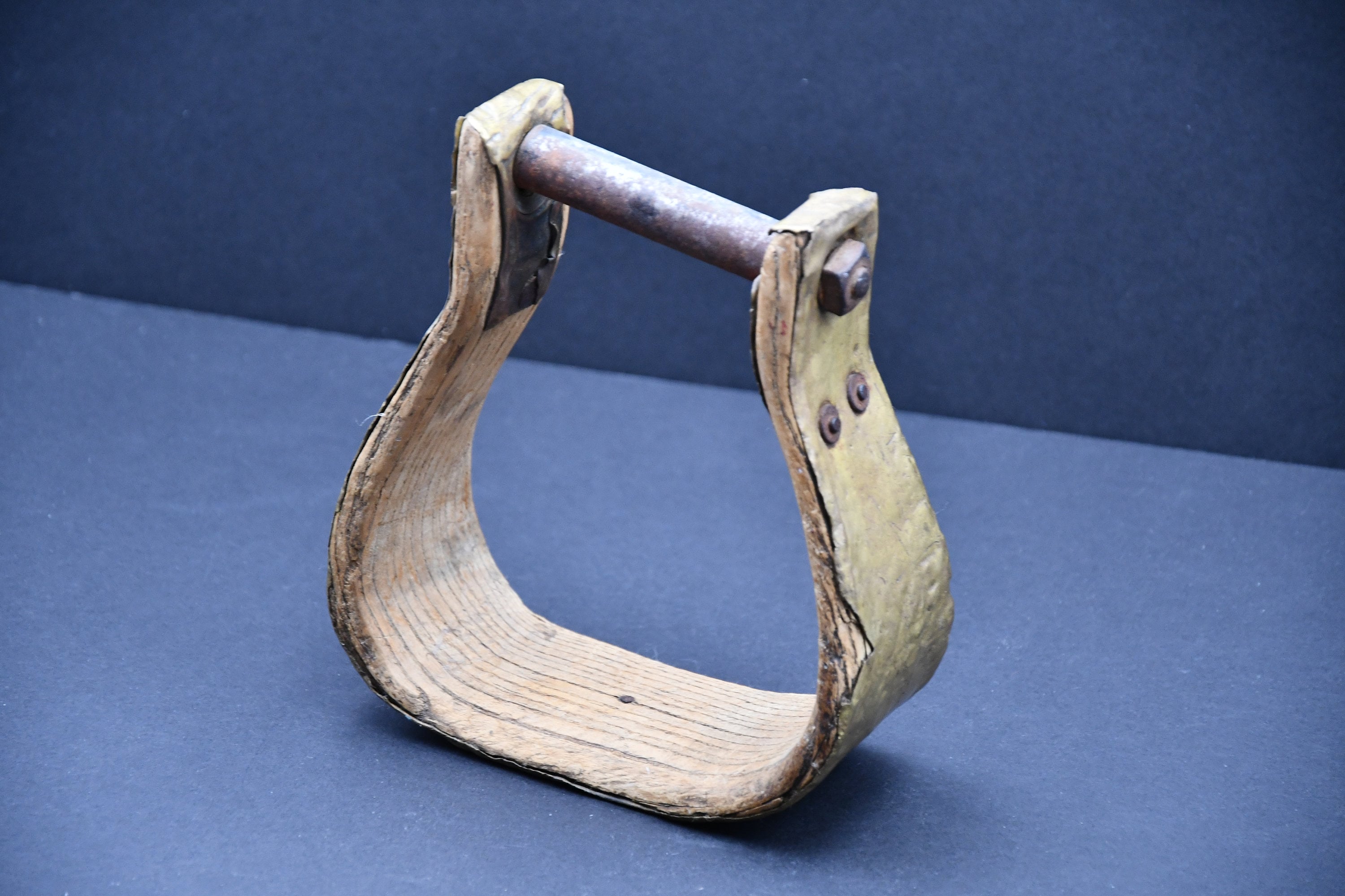 Étrier De Selle Western Enfant – Bois – Ancien – Taille Petite