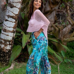 Marineblauwe Boho damesponcho, bruiloftssjaal, lichtgewicht losse gebreide poncho, pure zomerponcho, resortkleding cover-up, 50 kleuren beschikbaar, 2 afbeelding 7