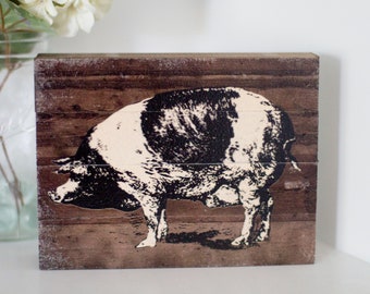 Wooden Farmhouse Pig Sign - FREE SHIPPING