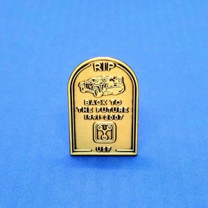 Back to the Future The Ride Theme Park Graveyard 1.5 Antique Gold Enamel Pin image 2