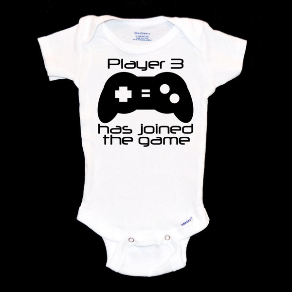 Funny Gamer Onesie® - Onsie® pour nouveau-né pour jeu vidéo, le joueur 3 a rejoint le jeu, chemise geek chic pour bébé, équipement technique pour bébé, cadeau de baby shower