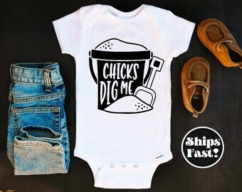 Baby Onesie®, Chicks dig me, Funny Boy Onesie®, Baby shower, Baby Boy, Newborn, Unique gift, Baby Clothing, Toddler Shirt, Baby Boy Shirt