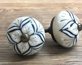 SET OF 2 - Cream Grey Black and White Glossy Ceramic Knobs - Patterned Drawer Pull - Floral Decorative Knob - Cabinet Decor