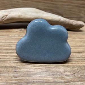 Perilla de nube - Tirador de cajón de tocador de nube de cerámica gris - Perilla de gabinete inspirada en dibujos animados caprichosos