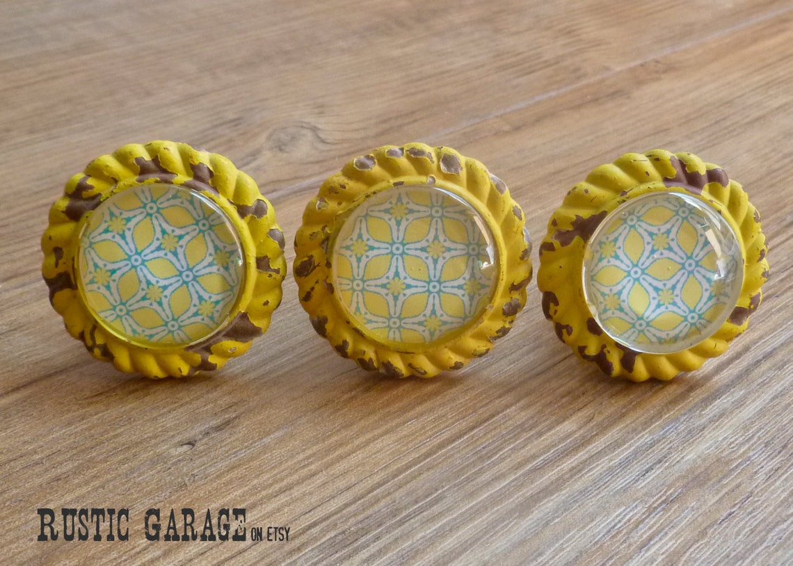 1.75 Amarillo Aqua Azul y Blanco Patrón Floral Metal y | Etsy