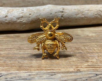 Gold Bumble Bee Knobs - Honeybee Wasp Cabinet Knob Drawer Pull - Nature Nursery Decor