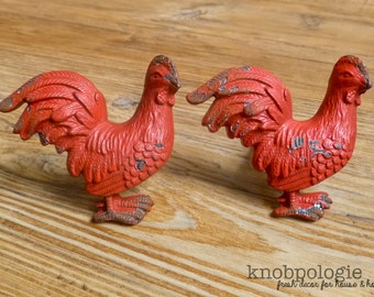 SET OF 2 - Barn Red Rooster Metal Knob - Farm Animal Drawer Pull - Nursery Decor - Country Kitchen Cabinet Decor - Decorative Knob