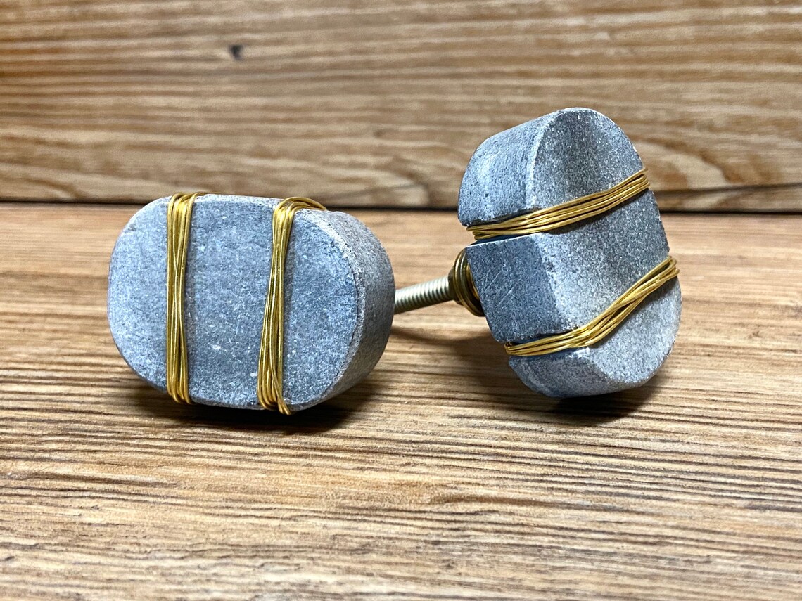 Perillas oblongas envueltas en piedra gris y alambre de oro | Etsy