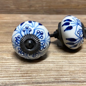 SET of 2 - Blue and Natural White Floral Knob - Two Tone Navy Flower Drawer Pull knob