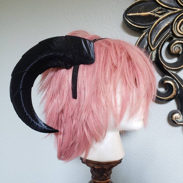 NEW ARRIVAL Crescent moon Dragon curled goat horns horned headband 3D printed cosplay comicon fantasy fursuit horns  curly black sheep horns