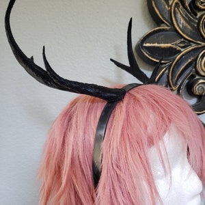 NEW ARRIVAL Swoop back elegant Realistic  Doe/Deer Antlers  3D Printed (Ultra Light Weight Plastic) Reindeer Antlers comic-con fantasy fawn