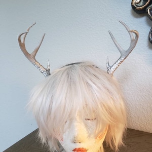 NEW ARRIVAL! Small 6&quot; size  Doe / Deer Antlers  3D Printed (Ultra Light Weight Plastic) silver Reindeer Antlers comic-con fantasy fawn