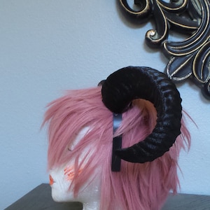 NEW ARRIVAL RAM  horns headband 3D printed cosplay comicon fantasy horns large black horned headband black bull horns wow