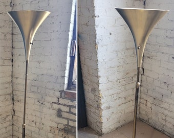 Vintage Post Mid Century Glam 80's 1985 Brass Telescopic Tulip Trumpet Head Single Setting Pedestal Floor Lamp.  **FREE Shipping**