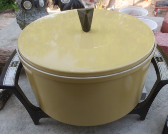 Rare Vintage Mid Century Brand New Sunbeam Electric Cooker and Deep Fryer Kitchenware Pot Model CF9G AE.  **FREE Shipping**